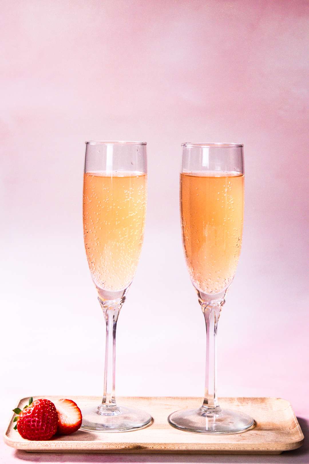 https://sweetphi.com/wp-content/uploads/2014/03/Pink-mimosas-5.jpg