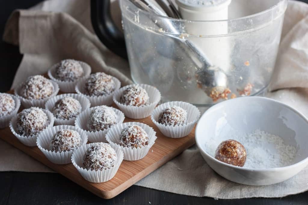 The best recipe for no bake date energy bites with coconut