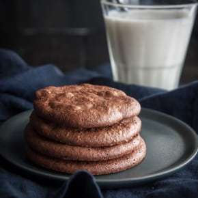 5 Ingredient brownie cookies from @sweetphi