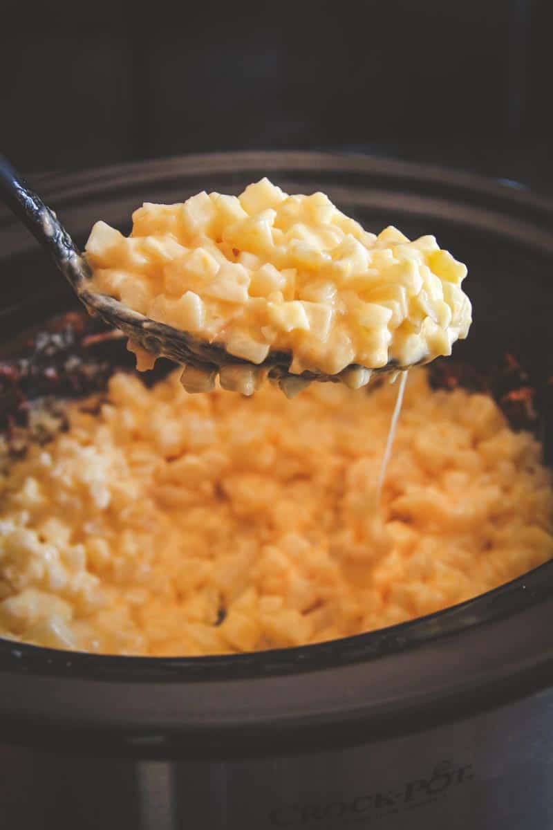 Slow Cooker Cheesy Potatoes Recipe - Easy Crock Pot Cheesy Potato Method