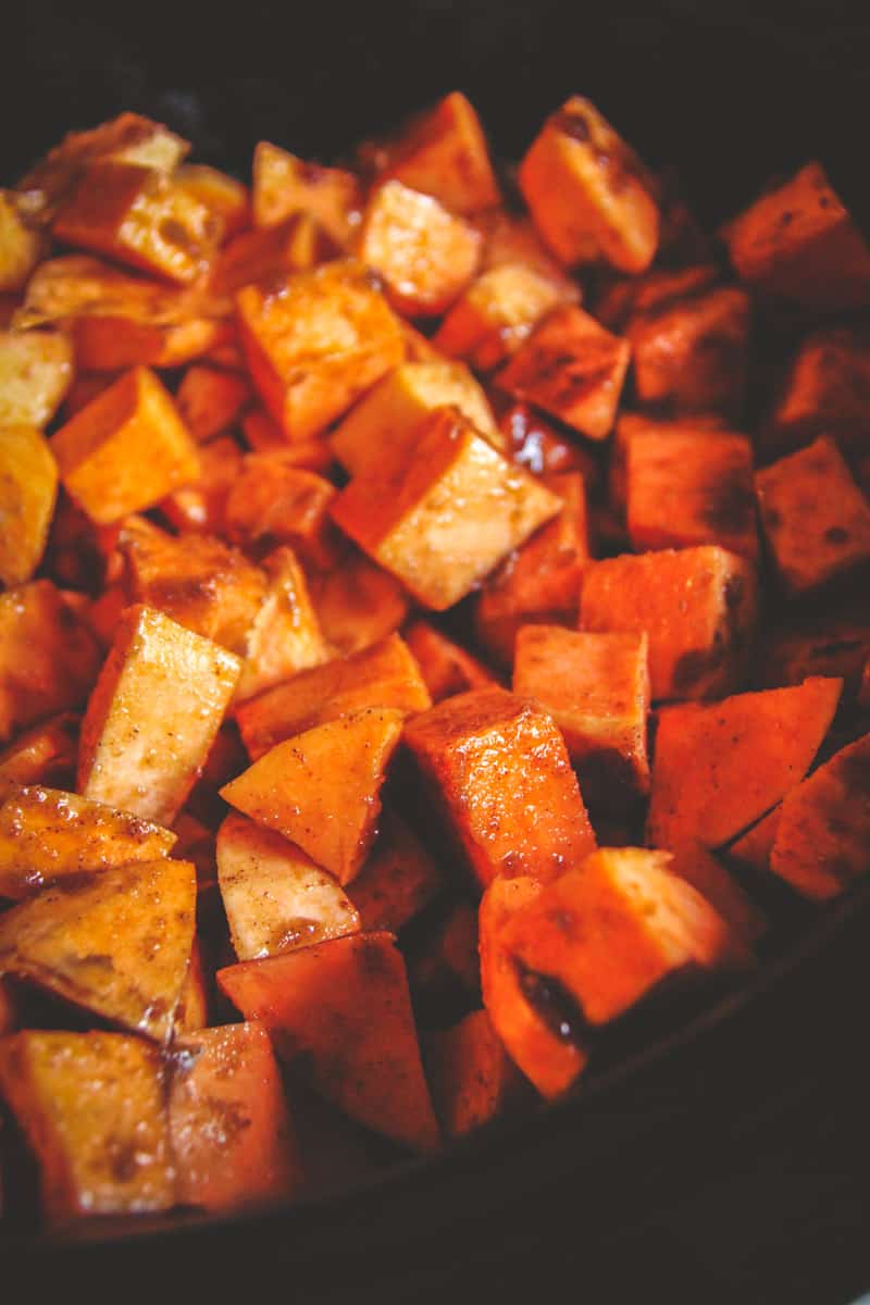 https://sweetphi.com/wp-content/uploads/2017/11/5-ingredient-slow-cooker-sweet-potato-casserole-3.jpg