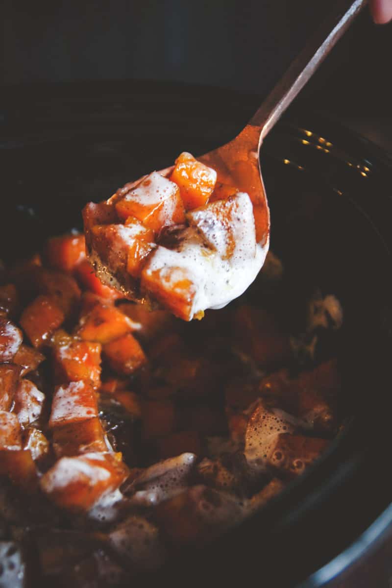 https://sweetphi.com/wp-content/uploads/2017/11/5-ingredient-slow-cooker-sweet-potato-casserole-7.jpg