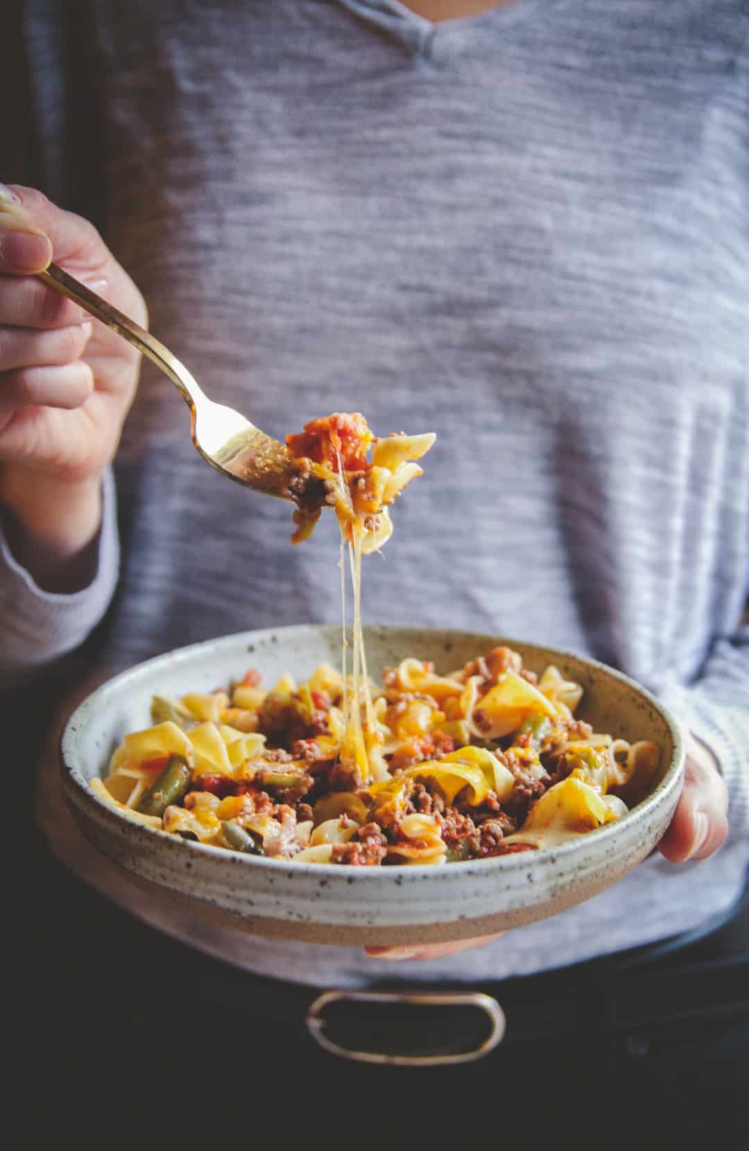 5 Ingredient Cheesy Beef and Noodle Casserole - Sweetphi