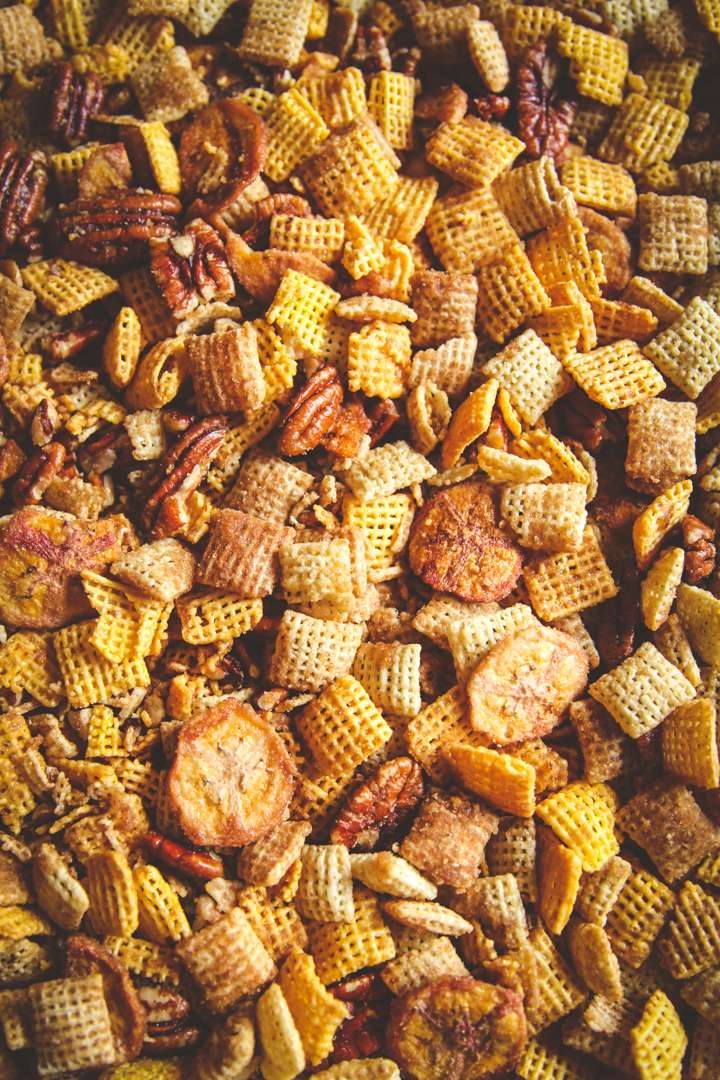 Bananas foster party Chex mix recipe, party mix recipe, party snacks, snacks for parties, football watching snacks, Chex mix recipe, Chex party mix recipe