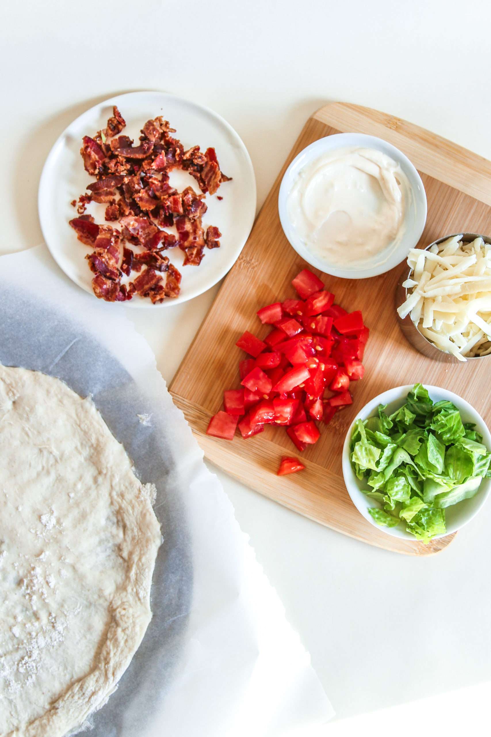 BLT Pizza Ingredients for a delicious BLT Pizza Recipe