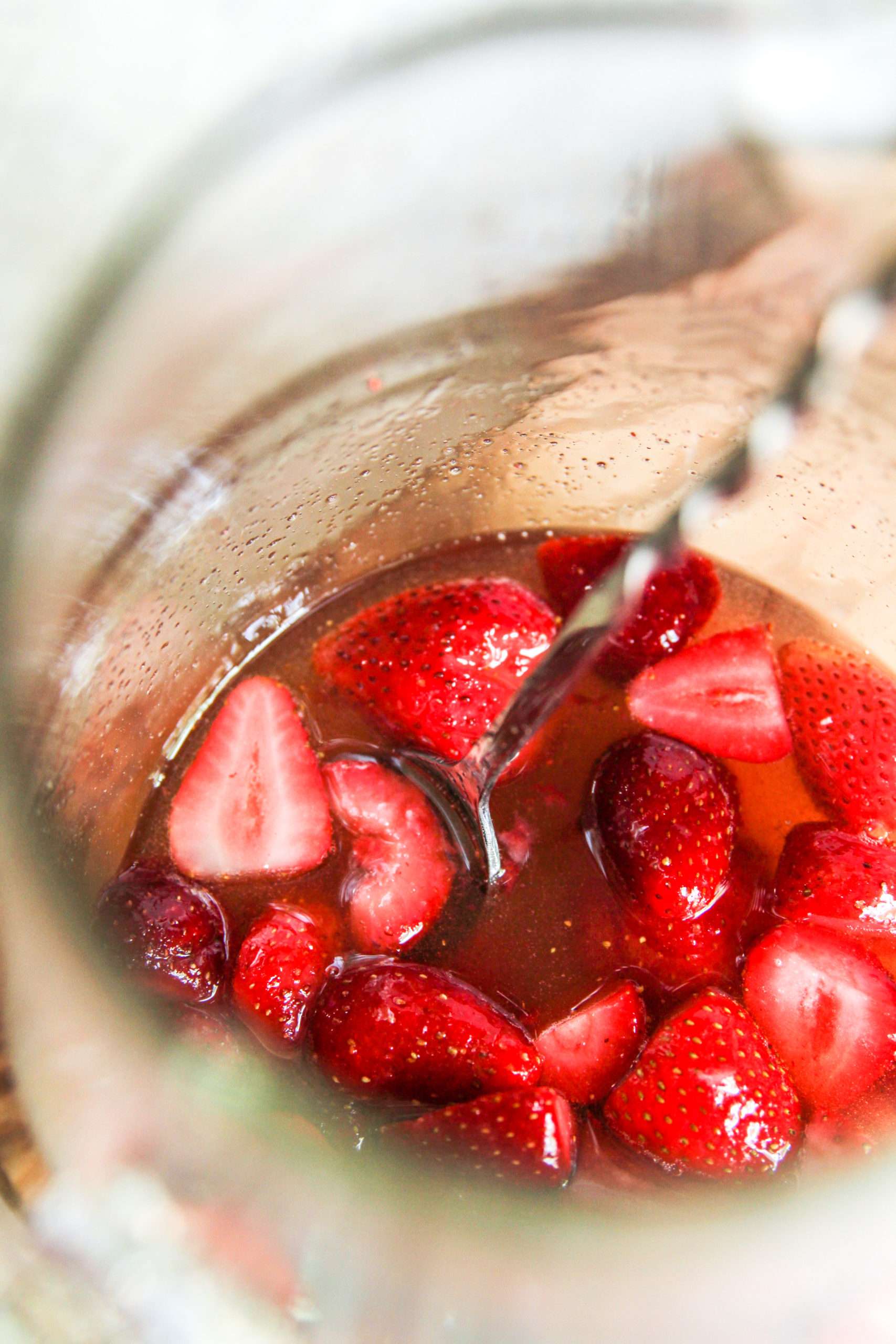 The most delicious easy Summer sangria