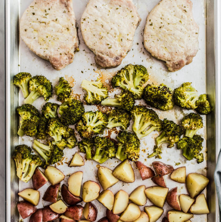 5 Ingredient Sheet Pan Pork Chops Recipe - Sweetphi