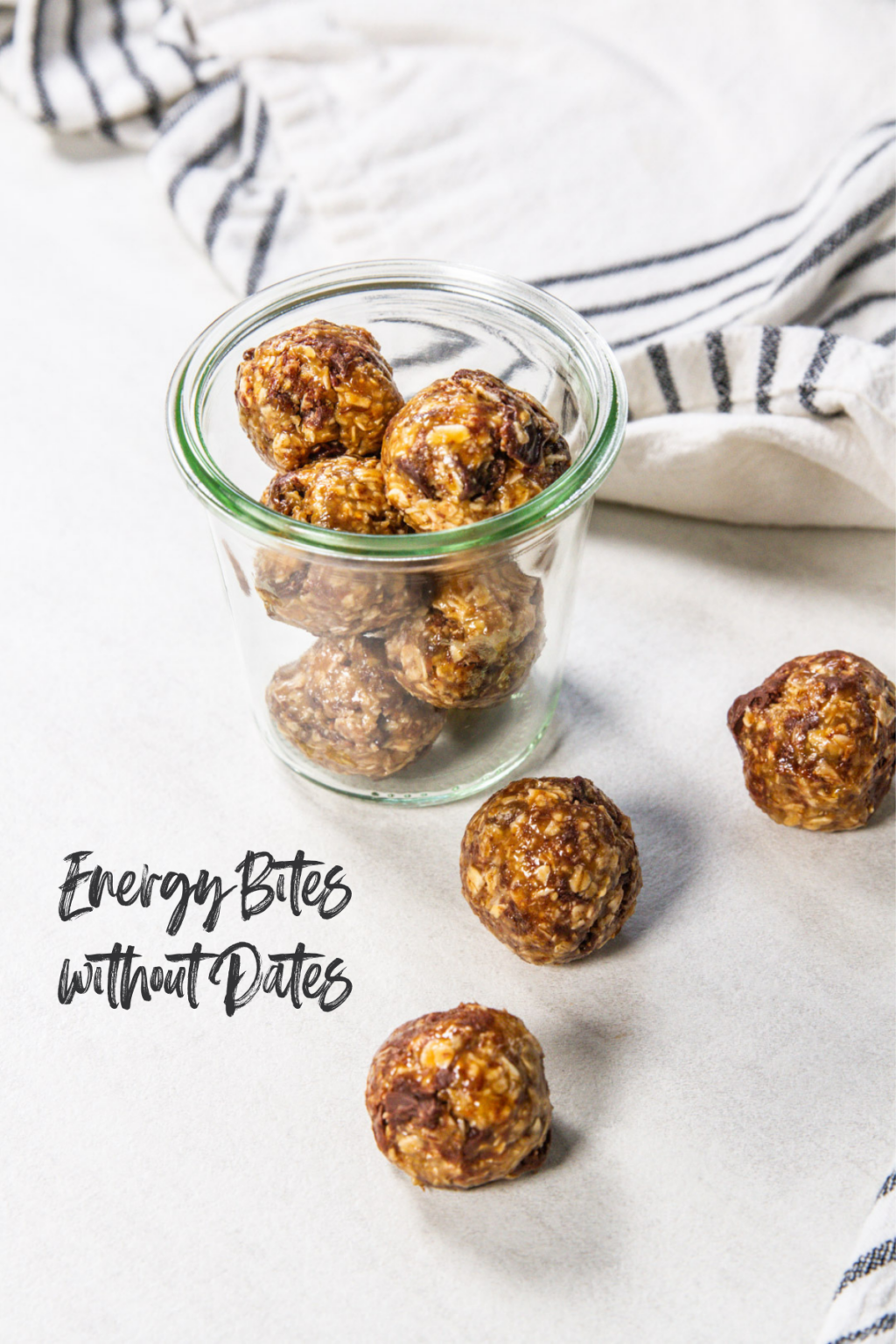 Raw Energy Balls With Dates