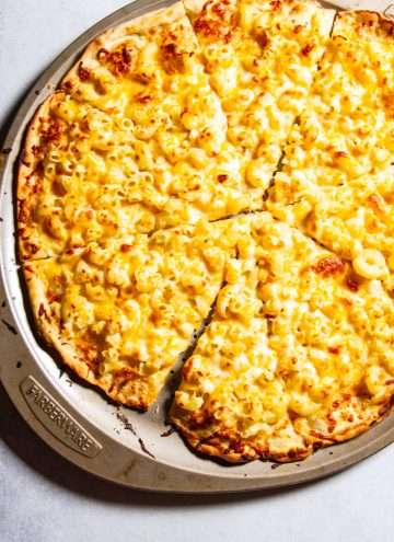 Mac and cheese pizza - Ian's copycat recipe